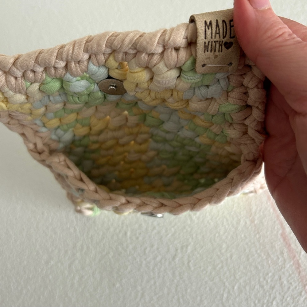 Handmade Crocheted Wristlet Card Wallet in Pastel Yellow & Green - Picture 4 of 5